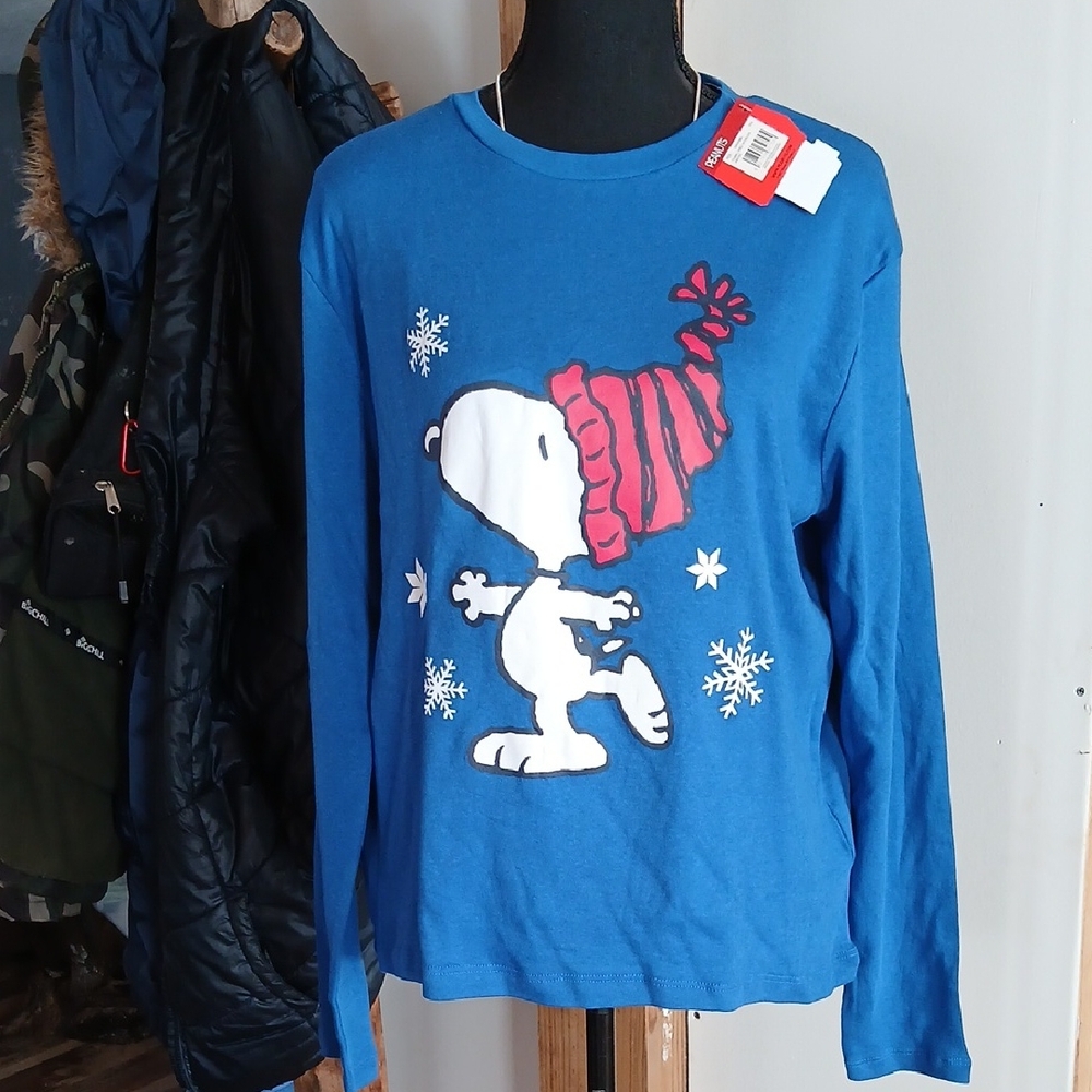Peanuts Blue Long Sleeve Tee with Snoopy and Festive Red Hat